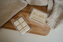 Load image into Gallery viewer, Banana Nut Bread Soy Wax Melts

